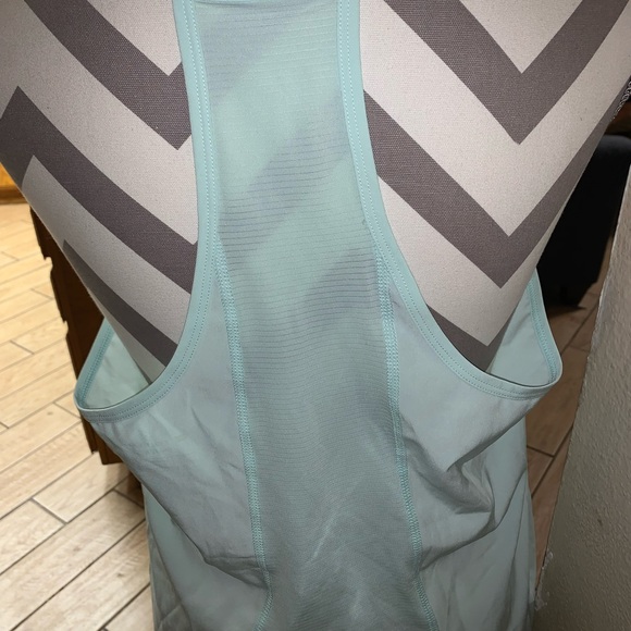 Woman Tek Gear workout top - Picture 3 of 6